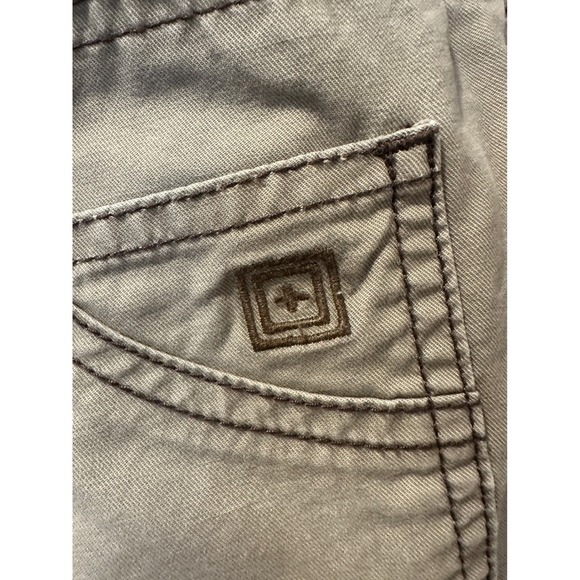 Men's 5.11 Tactical Gear Tan Cargo Shorts - Picture 5 of 6